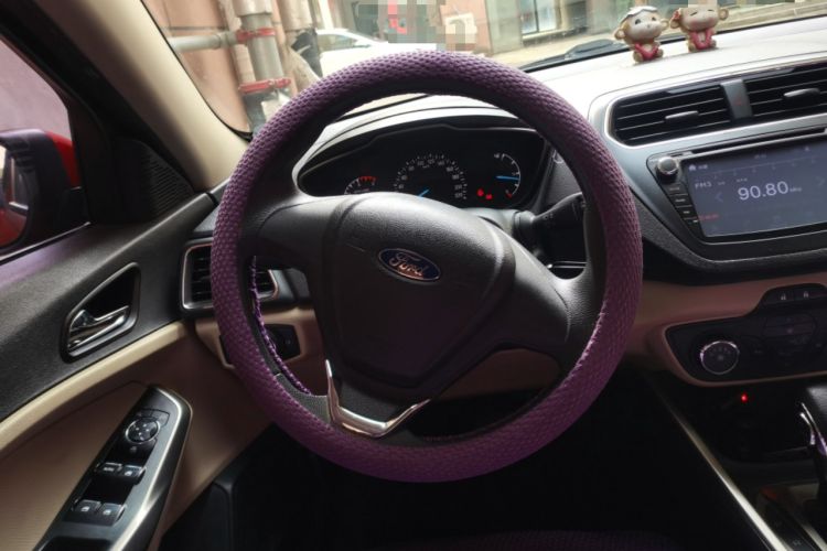 Used Ford Escort 2015 1.5L Automatic Comfort Edition Steering Wheel