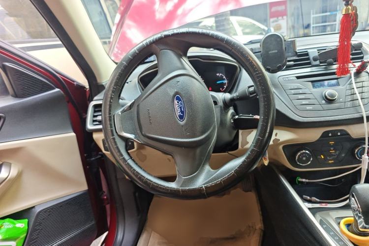 Used Ford Escort 2015 1.5L Automatic Comfort Edition Steering Wheel