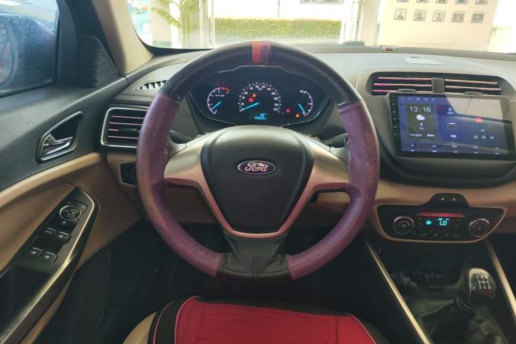 Used Ford Escort 2015 1.5L Manual Fashion Edition Steering Wheel