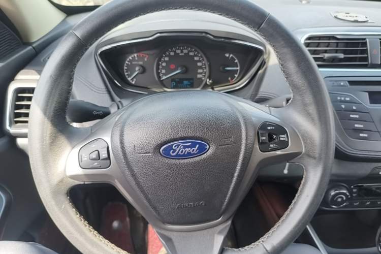 Used Ford Escort 2015 1.5L Automatic Fashion Model Steering Wheel