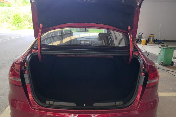 Used Ford Escort 2015 1.5L Automatic Fashion Model Trunk