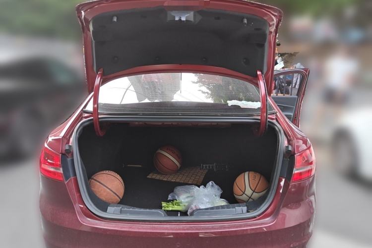 Used Ford Escort 2015 1.5L Automatic Fashion Model Trunk