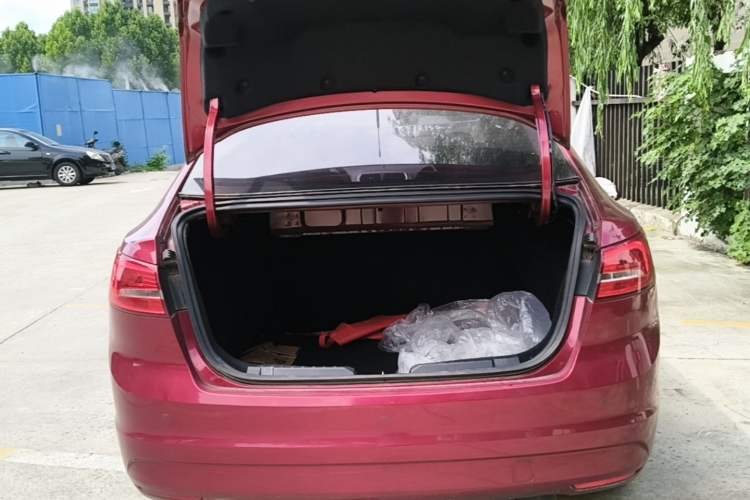 Used Ford Escort 2015 1.5L Automatic Fashion Model Trunk