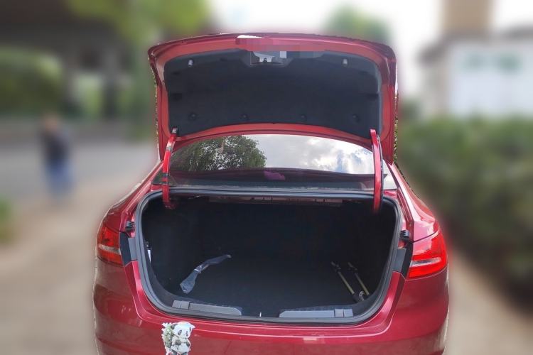 Used Ford Escort 2015 1.5L Automatic Fashion Model Trunk