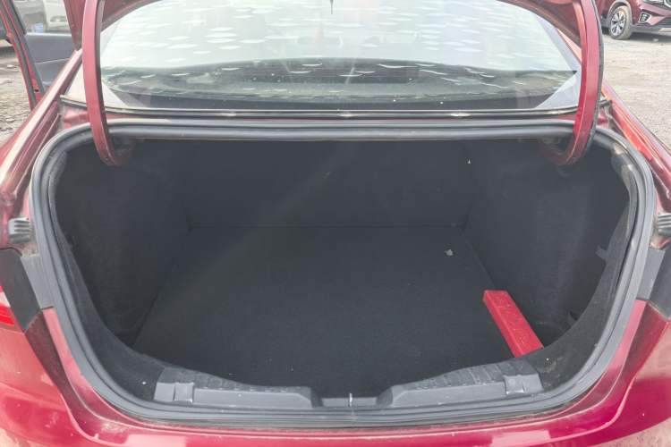 Used Ford Escort 2015 1.5L Automatic Fashion Model Trunk
