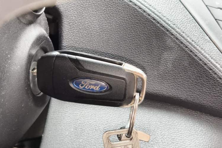 Used Ford Escort 2015 1.5L Automatic Fashion Model Vehicle Key