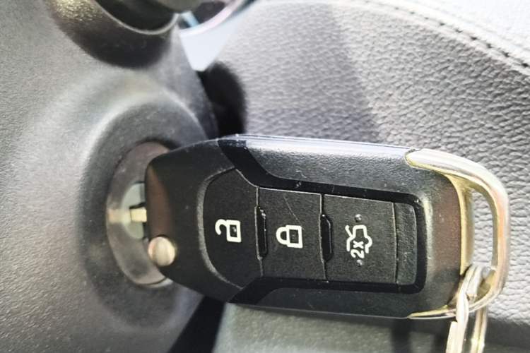 Used Ford Escort 2015 1.5L Automatic Fashion Model Vehicle Key