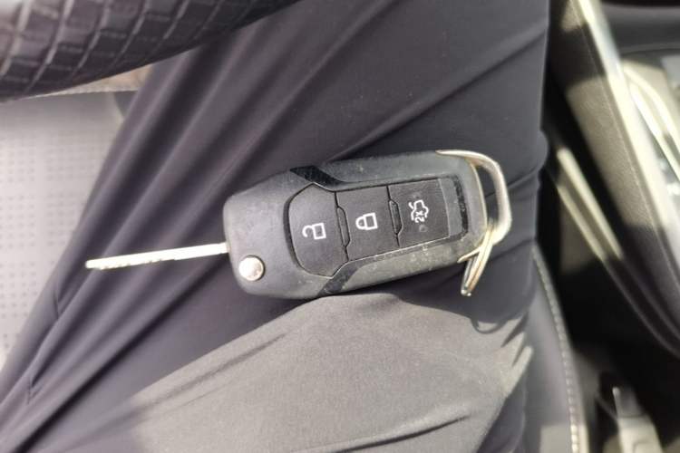 Used Ford Escort 2015 1.5L Automatic Fashion Model Vehicle Key
