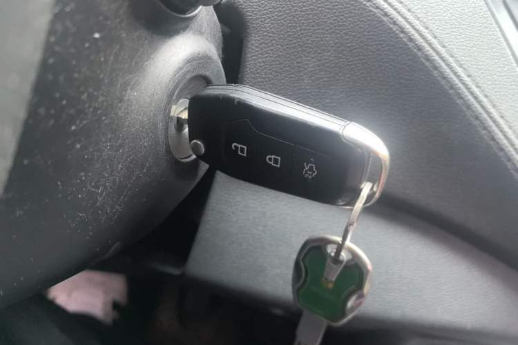 Used Ford Escort 2015 1.5L Automatic Fashion Model Vehicle Key