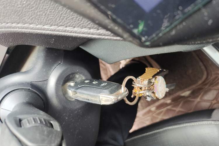 Used Ford Escort 2015 1.5L Automatic Fashion Model Vehicle Key