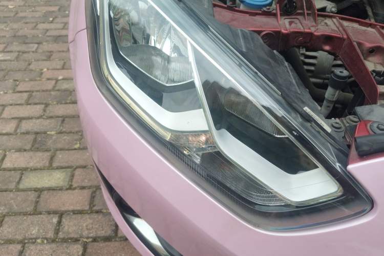 Used Ford Escort 2015 1.5L Automatic Fashion Model Right Front Headlight