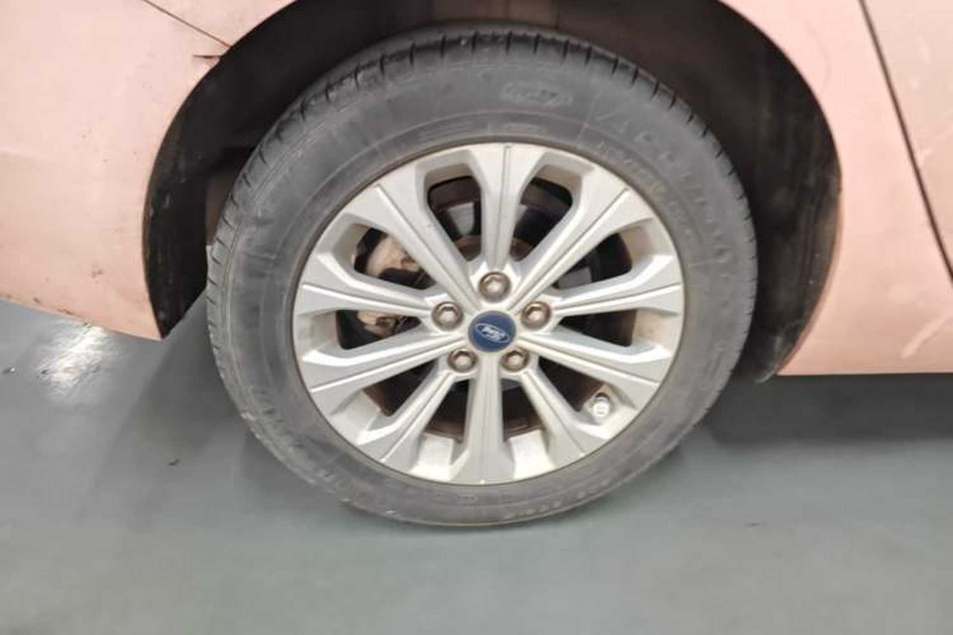 Used Ford Escort 2015 1.5L Automatic Fashion Model Right Rear Wheel Hub