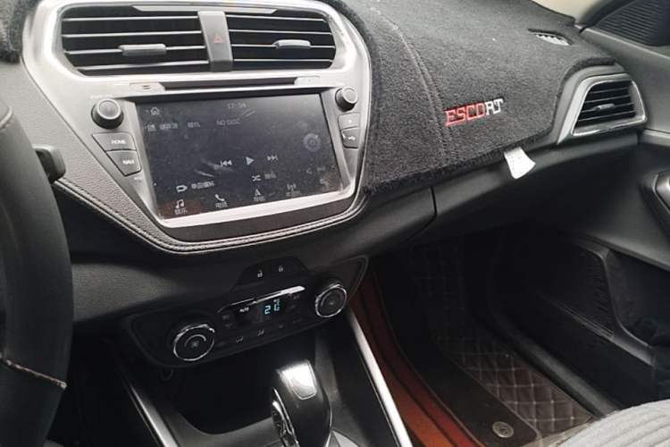 Used Ford Escort 2015 1.5L Automatic Fashion Model Audio And AC Panel