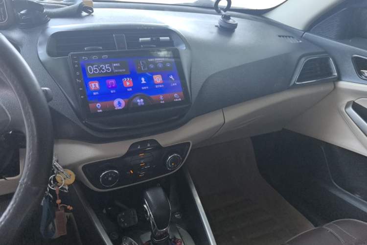 Used Ford Escort 2015 1.5L Automatic Comfort Edition Audio And AC Panel