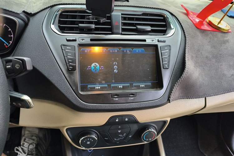 Used Ford Escort 2015 1.5L Manual Comfort Model Audio And AC Panel