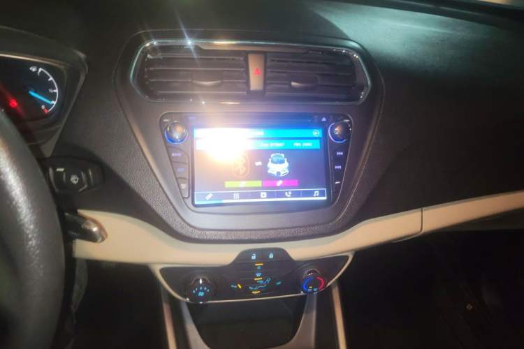 Used Ford Escort 2015 1.5L Manual Comfort Model Audio And AC Panel