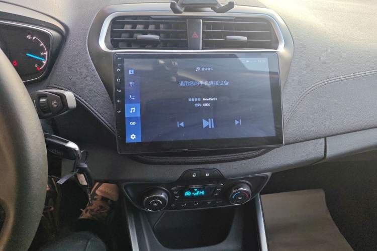 Used Ford Escort 2015 1.5L Manual Fashion Edition Audio And AC Panel