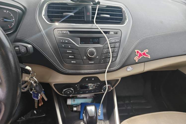 Used Ford Escort 2015 1.5L Automatic Fashion Model Audio And AC Panel