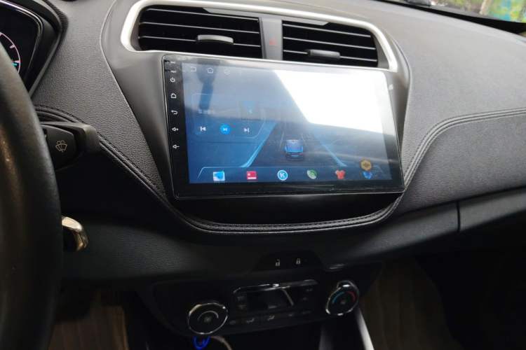 Used Ford Escort 2015 1.5L Automatic Fashion Model Audio And AC Panel