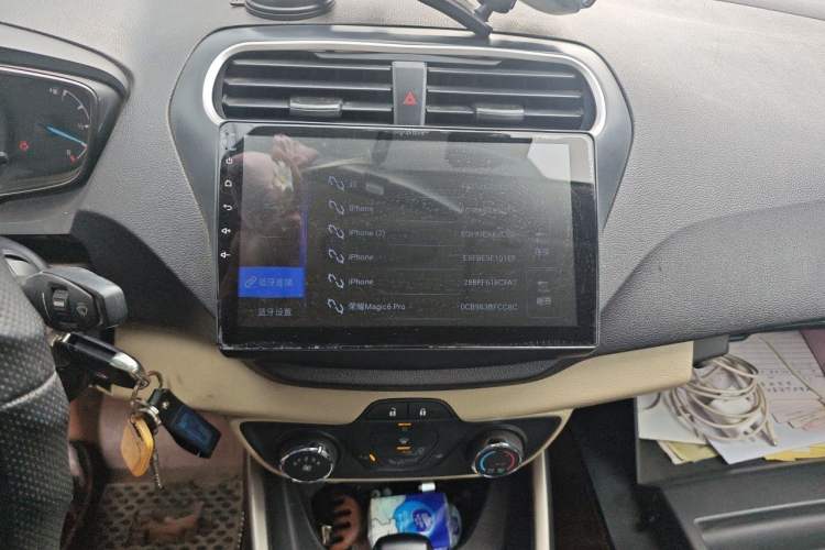 Used Ford Escort 2015 1.5L Automatic Comfort Edition Audio And AC Panel