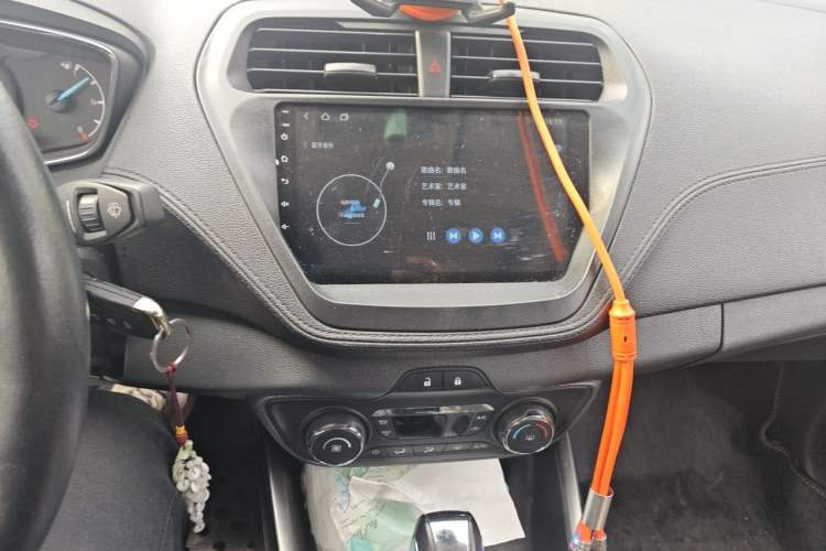 Used Ford Escort 2015 1.5L Automatic Fashion Model Audio And AC Panel