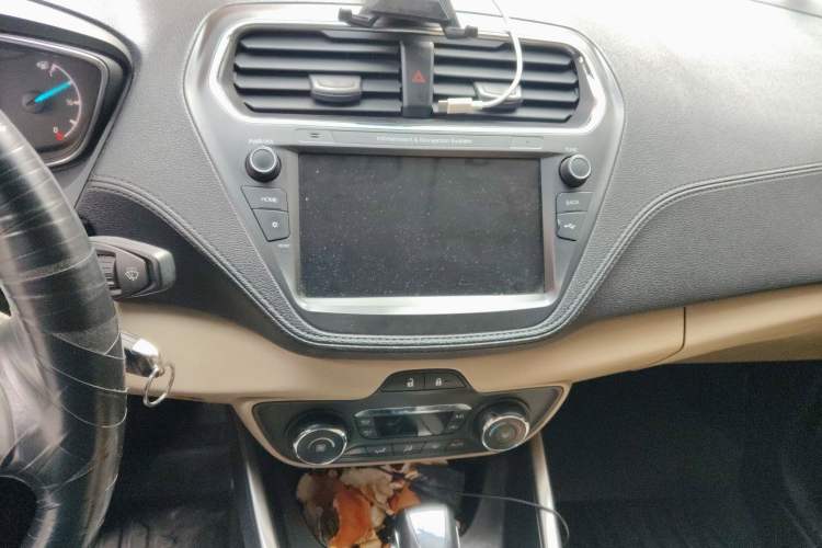 Used Ford Escort 2015 1.5L Automatic Fashion Model Audio And AC Panel
