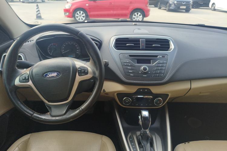 Used Ford Escort 2015 1.5L Automatic Fashion Model Center Console