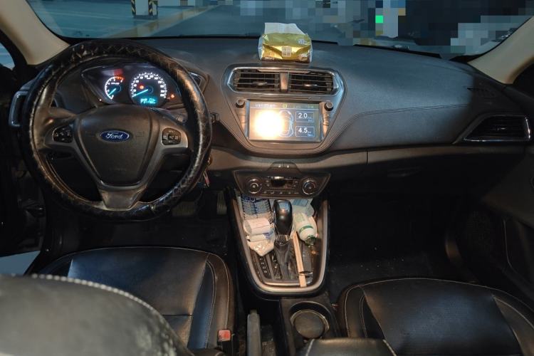 Used Ford Escort 2015 1.5L Automatic Fashion Model Center Console