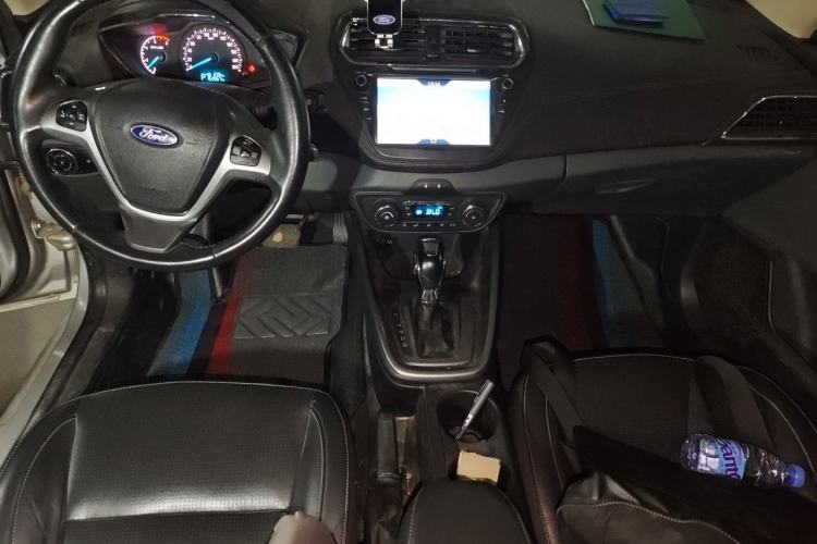 Used Ford Escort 2015 1.5L Automatic Fashion Model Center Console