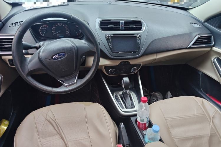 Used Ford Escort 2015 1.5L Automatic Comfort Edition Center Console