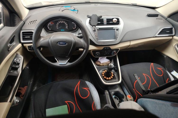 Used Ford Escort 2015 1.5L Manual Comfort Model Center Console