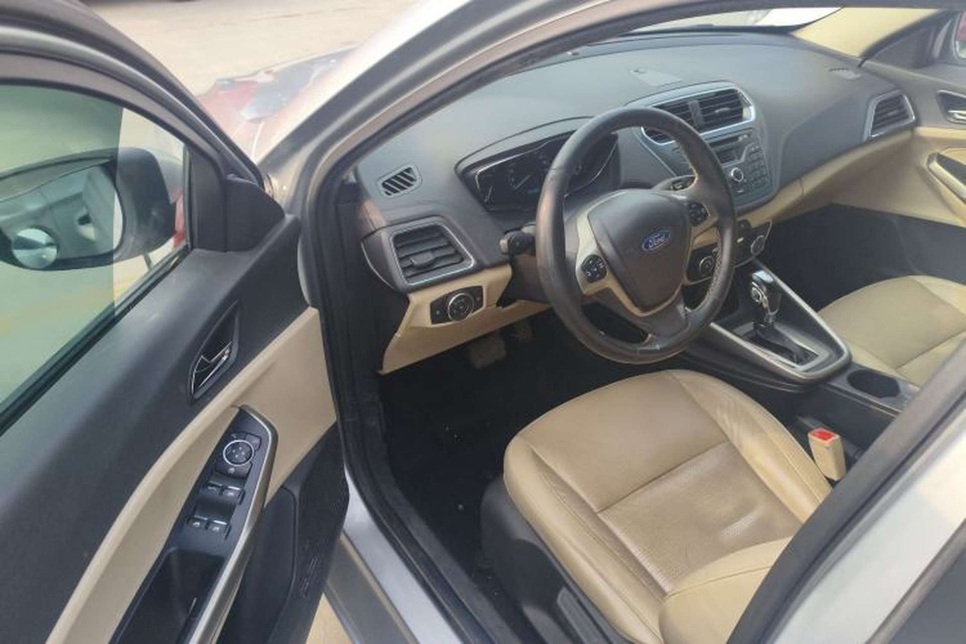 Used Ford Escort 2015 1.5L Automatic Fashion Model Driver Seat