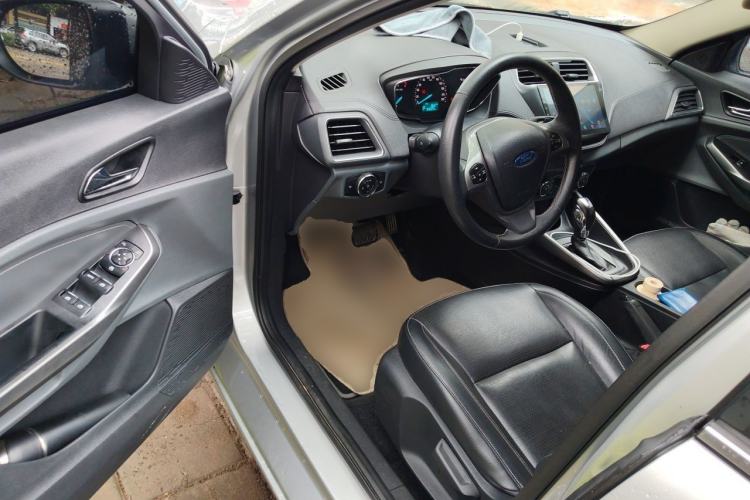Used Ford Escort 2015 1.5L Automatic Fashion Model Driver Seat