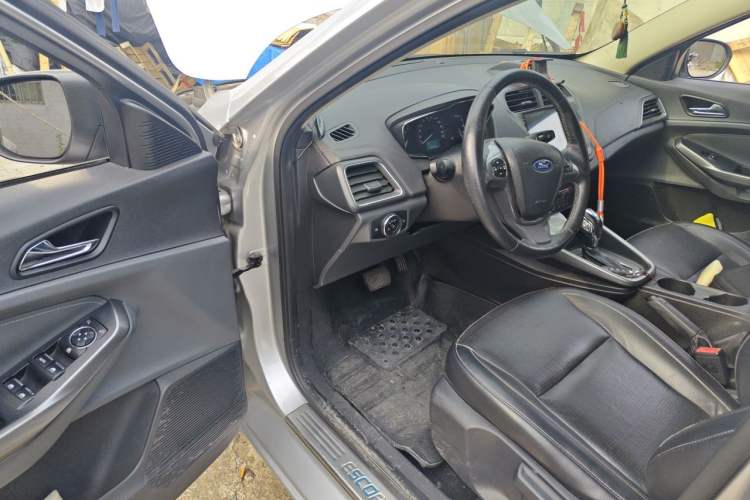 Used Ford Escort 2015 1.5L Automatic Fashion Model Driver Seat