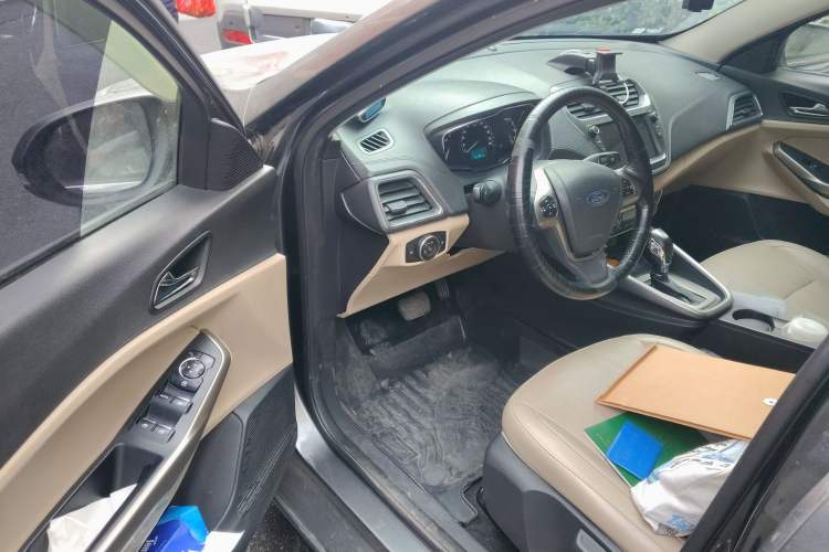 Used Ford Escort 2015 1.5L Automatic Fashion Model Driver Seat