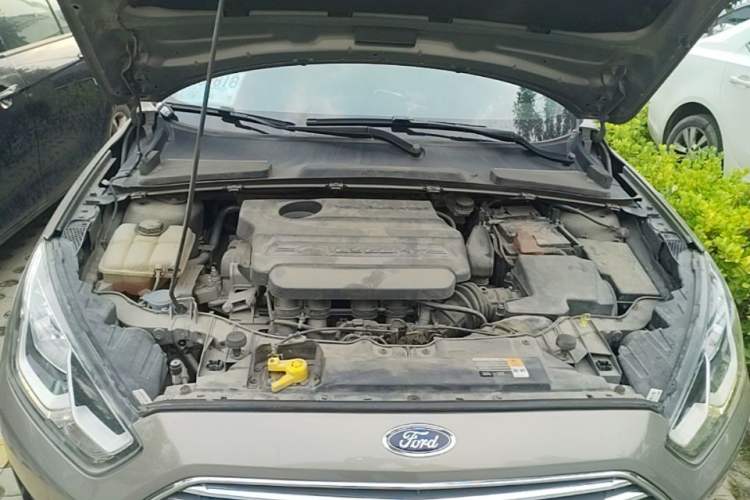 Used Ford Escort 2015 1.5L Automatic Fashion Model Engine Bay