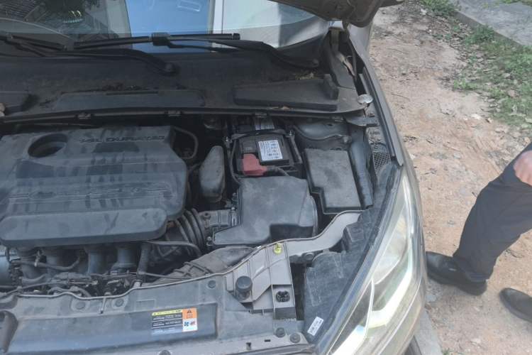 Used Ford Escort 2015 1.5L Automatic Fashion Model Engine Bay Left