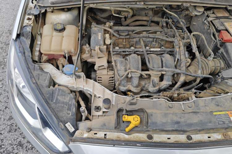 Used Ford Escort 2015 1.5L Manual Comfort Model Engine Bay Right
