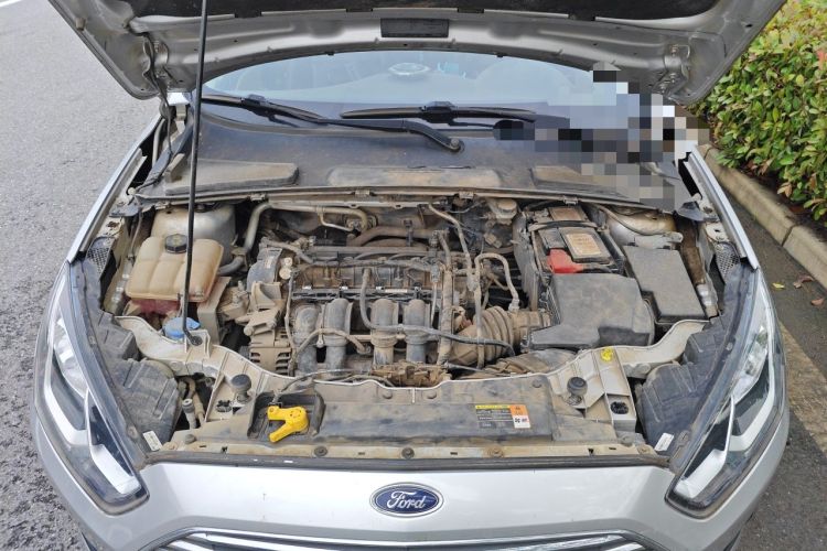 Used Ford Escort 2015 1.5L Manual Comfort Model Engine Bay
