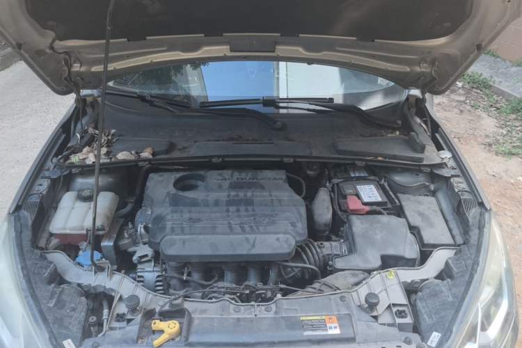 Used Ford Escort 2015 1.5L Automatic Fashion Model Engine Bay