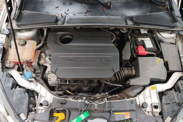 Used Ford Escort 2015 1.5L Automatic Fashion Model Engine Bay