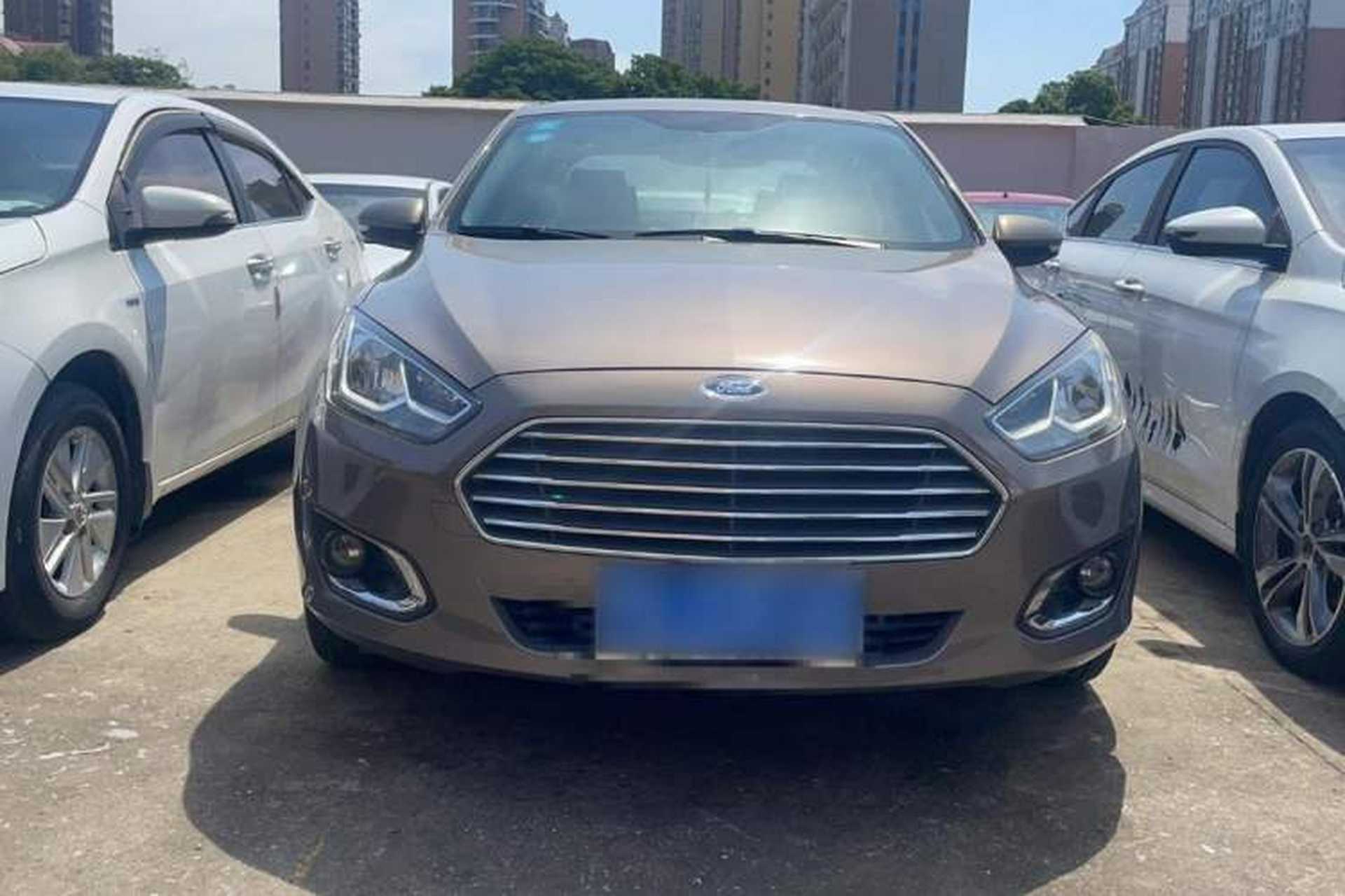 Used Ford Escort 2015 1.5L Automatic Fashion Model Exterior 1