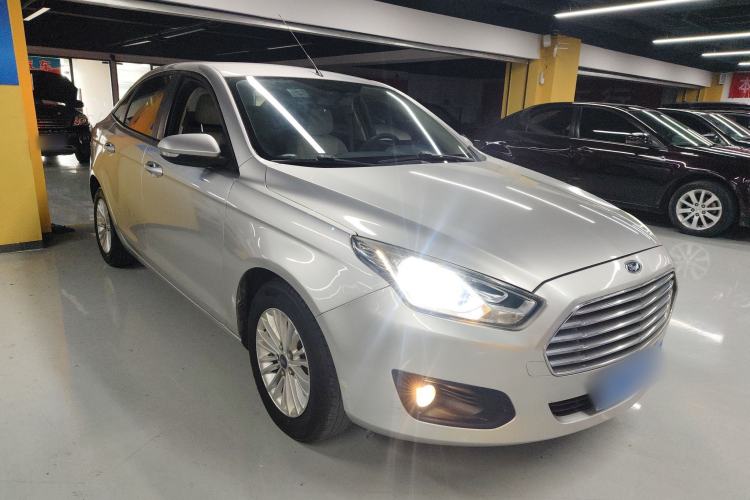 Used Ford Escort 2015 1.5L Automatic Comfort Edition Exterior 1