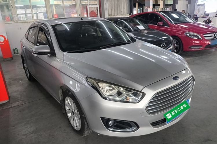 Used Ford Escort 2015 1.5L Automatic Fashion Model Exterior 1