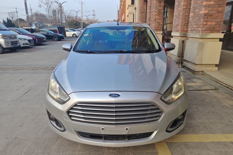 Used Ford Escort 2015 1.5L Manual Fashion Edition Exterior 1