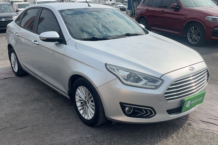Used Ford Escort 2015 1.5L Manual Comfort Model Exterior 2