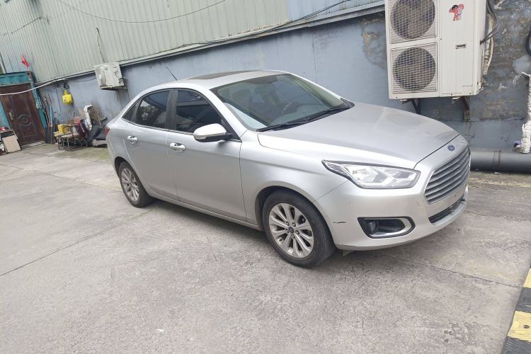 Used Ford Escort 2015 1.5L Automatic Fashion Model Exterior 2