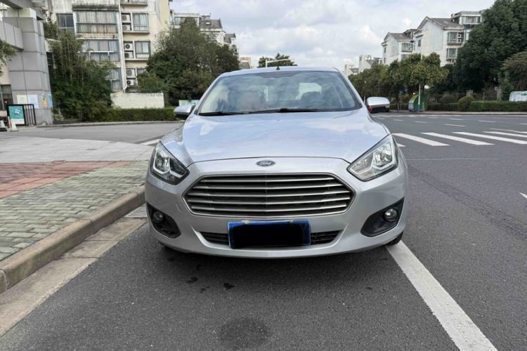 Used Ford Escort 2015 1.5L Automatic Comfort Edition Exterior 4