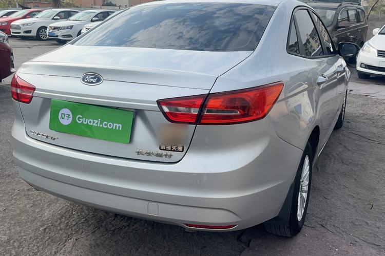 Used Ford Escort 2015 1.5L Manual Comfort Model Exterior 5