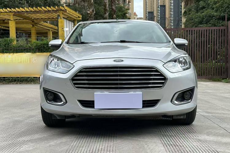 Used Ford Escort 2015 1.5L Automatic Fashion Model Exterior 5